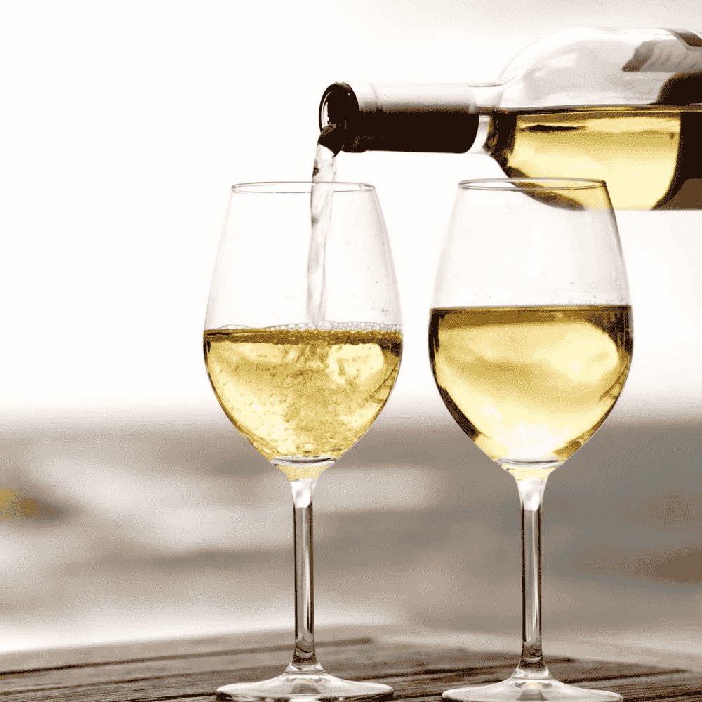 Khám phá ly vang nhập từ Trung Việt